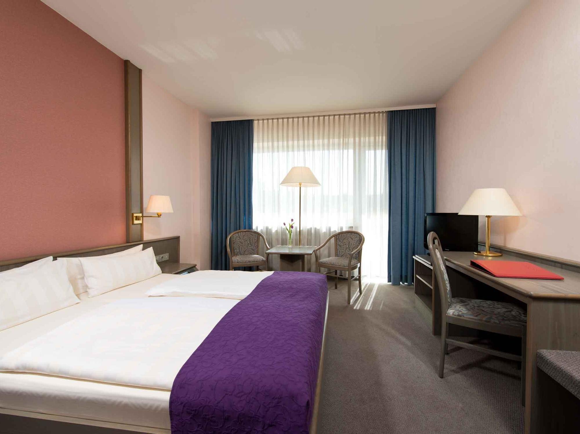 Leonardo North Hotel 4*